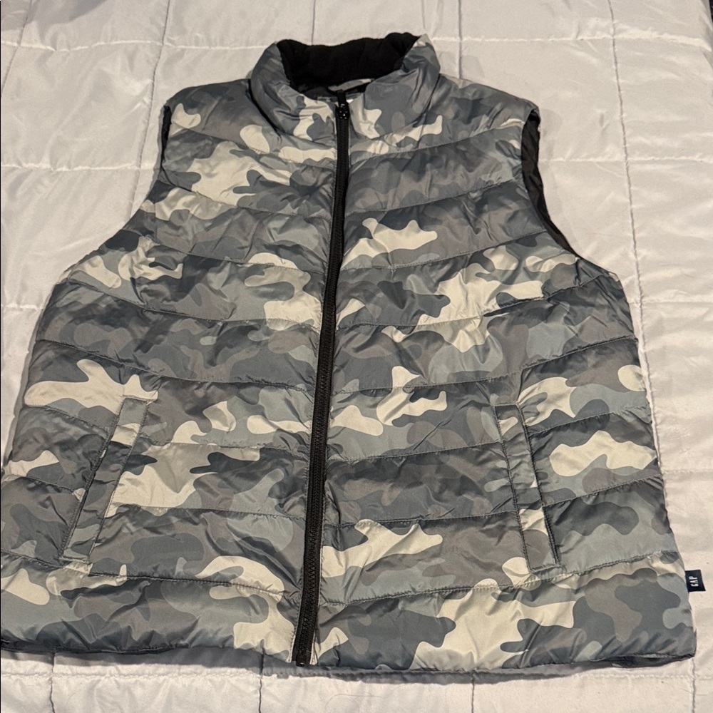 GAP Gray Camouflage Puffer Vest